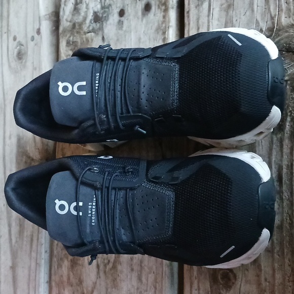 On cloud running shoes - Picture 5 of 13